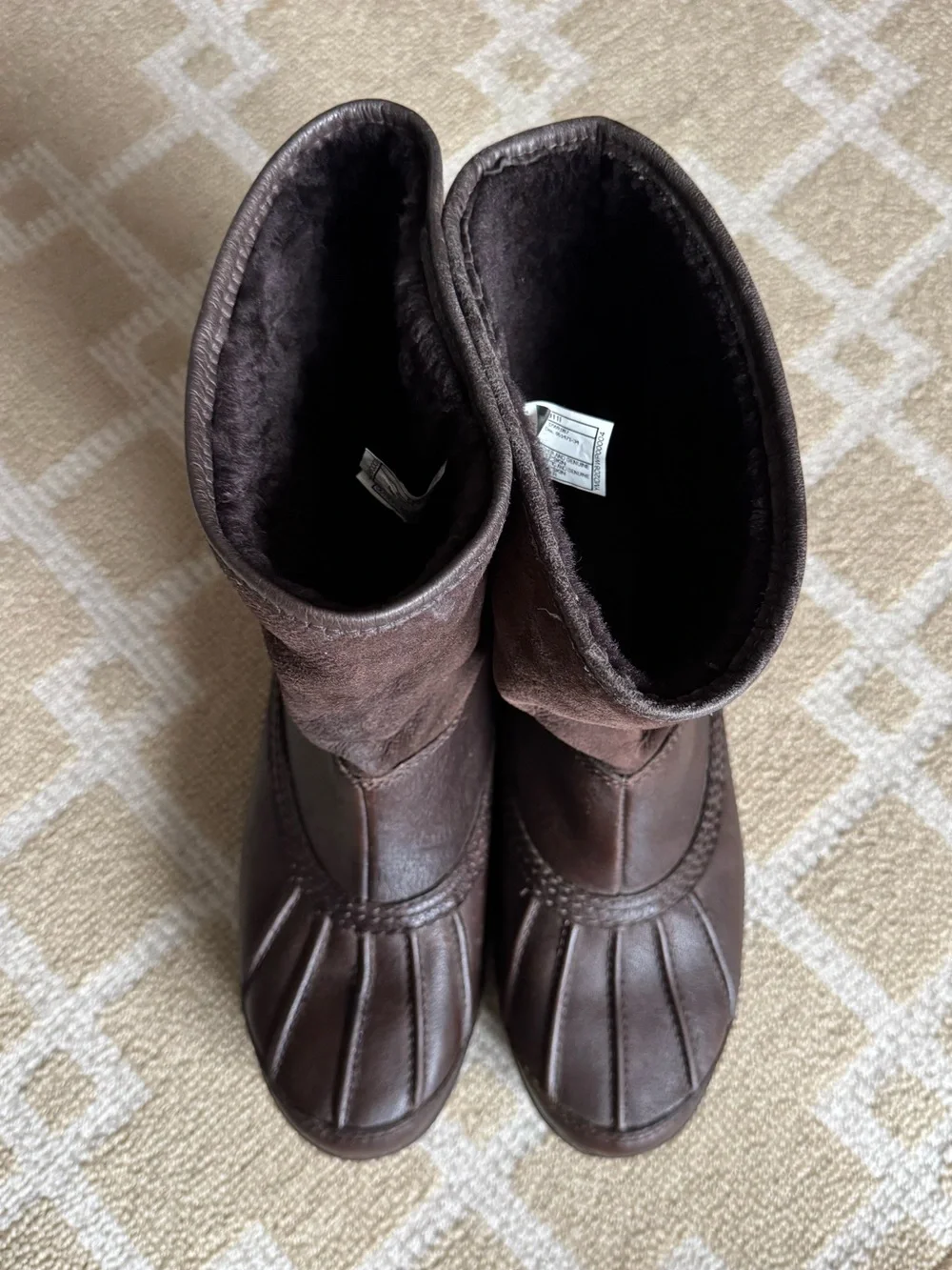 UGG Bridgeport Waterproof Leather Duck Boots Shearling Interior Brown 9